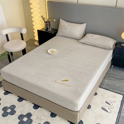 古吉梦 2023新款牛奶绒刺绣床笠-羽梦 羽梦-香草灰