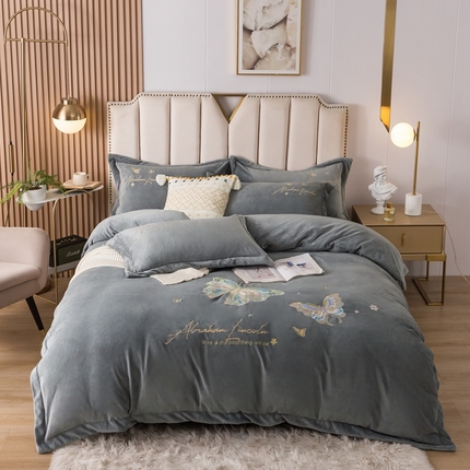 91家纺网 家纺一手货源 找家纺 （总）找底底家纺 2023款220克全消光重工刺绣纯色牛奶绒四件套-蝶舞花开