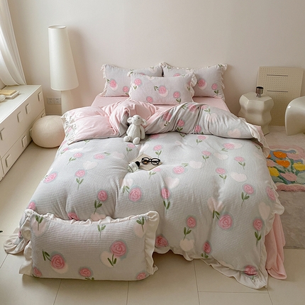 潘朵拉家纺 2023新款雕花韩式华夫格花边牛奶绒四件套  暖心玫瑰