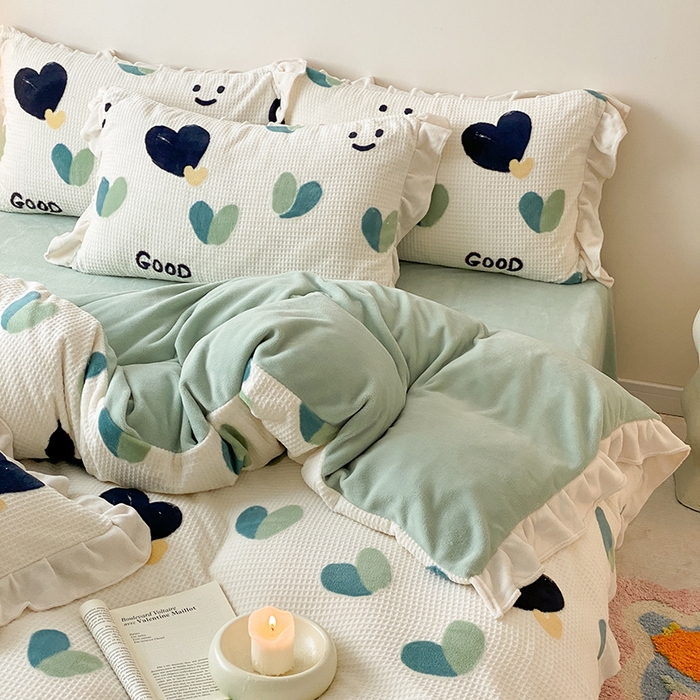 91家纺网 家纺一手货源 找家纺 潘朵拉家纺 2023新款雕花韩式华夫格花边牛奶绒四件套  绿色心情