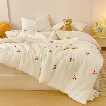 91家纺网 家纺一手货源 找家纺 （总）木楌 2025新款全棉皱皱纱刺绣款被芯-风格二