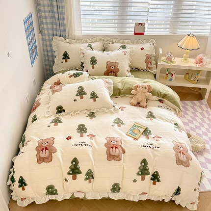 91家纺网 家纺一手货源 找家纺 懒猫家纺 2024新款韩版牛奶绒四件套 熊出没