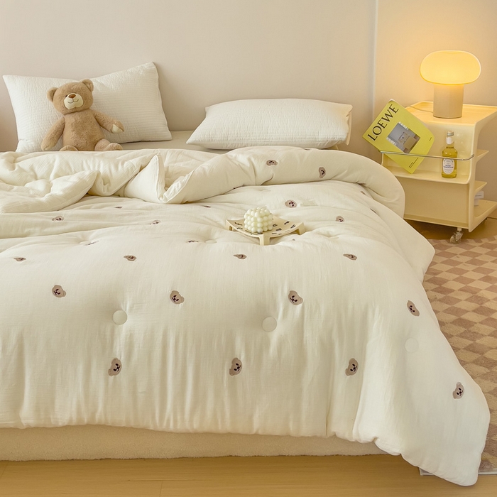 91家纺网 家纺一手货源 找家纺 木楌家居 2025新款全棉皱皱纱刺绣款被芯-风格二 幸运熊