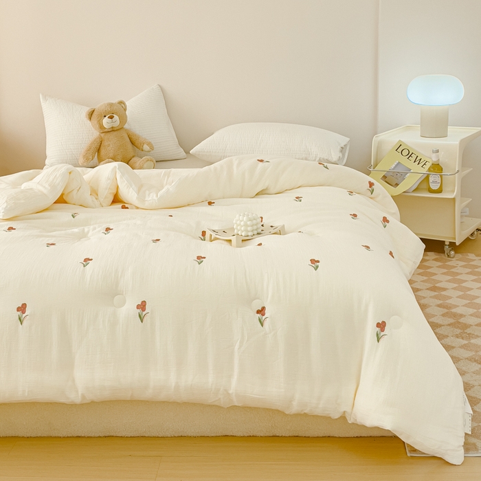 91家纺网 家纺一手货源 找家纺 （总）木楌 2025新款全棉皱皱纱刺绣款被芯-风格二