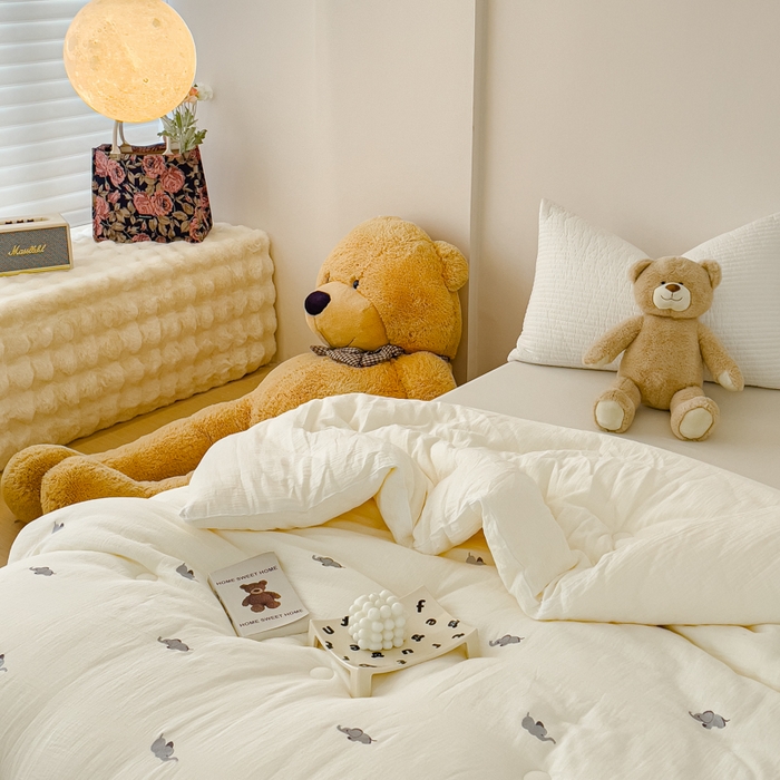 91家纺网 家纺一手货源 找家纺 木楌家居 2025新款全棉皱皱纱刺绣款被芯-风格二 小飞象