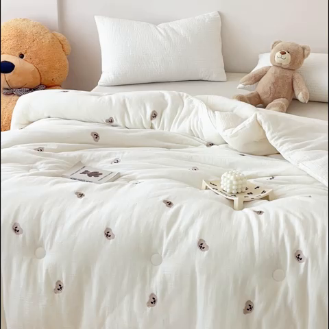 91家纺网 家纺一手货源 找家纺 木楌家居 2025新款全棉皱皱纱刺绣款被芯-风格二 幸运熊