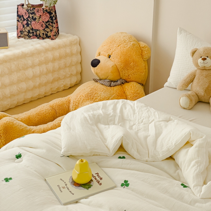 91家纺网 家纺一手货源 找家纺 木楌家居 2025新款全棉皱皱纱刺绣款被芯-风格二 三叶草