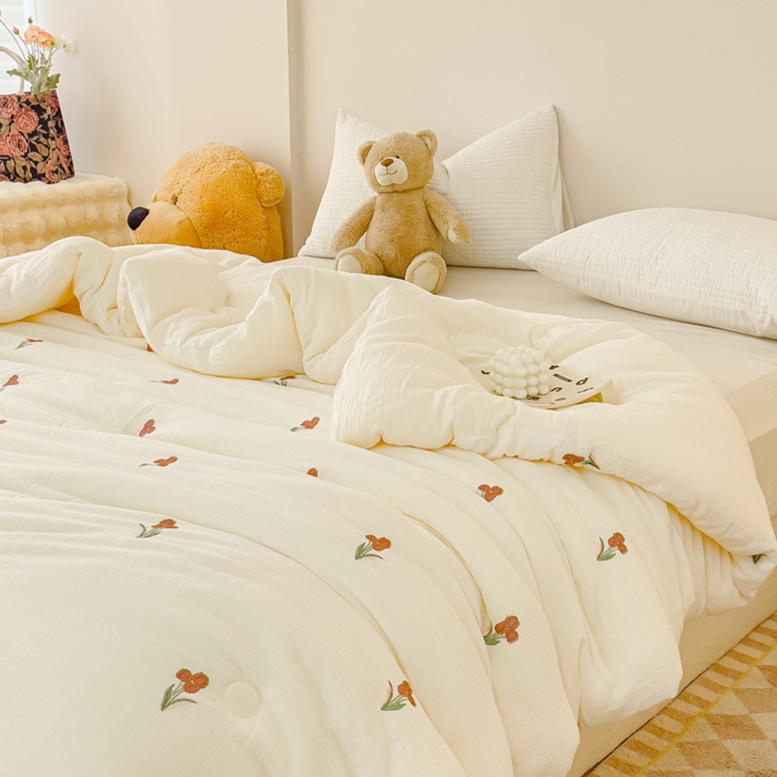 91家纺网 家纺一手货源 找家纺 木楌家居 2025新款全棉皱皱纱刺绣款被芯-风格二 蓓蕾