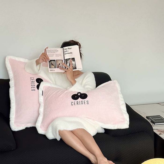 91家纺网 家纺一手货源 找家纺 圆岛家纺 2023秋冬新款少女心桃心樱桃毛巾绣牛奶绒四件套 樱桃（玉粉）