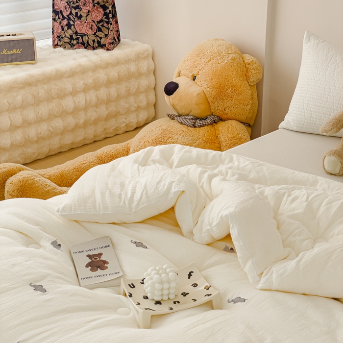 91家纺网 家纺一手货源 找家纺 木楌家居 2025新款全棉皱皱纱刺绣款被芯-风格二 小飞象