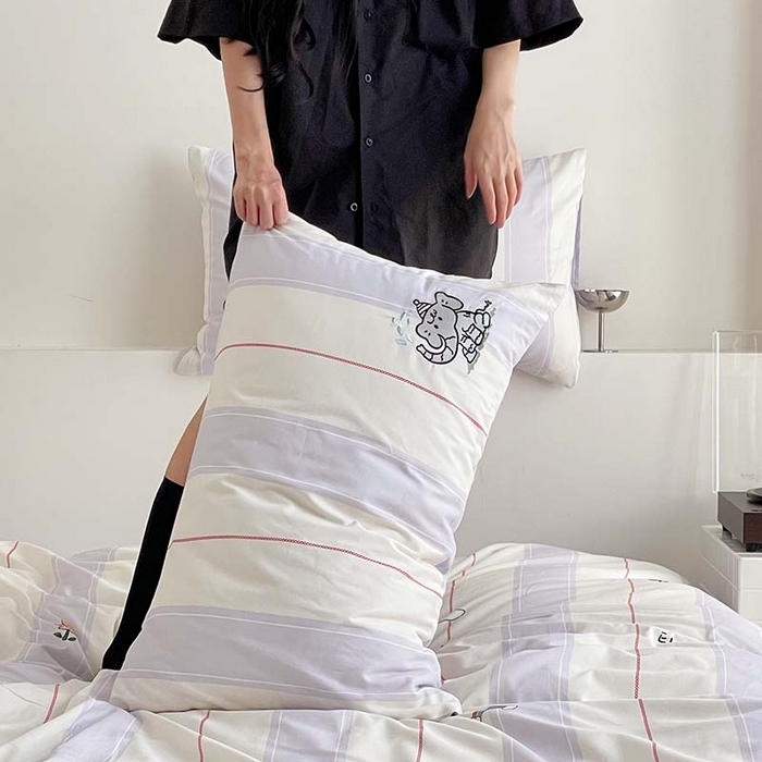 91家纺网 家纺一手货源 找家纺 圆岛家纺 2023冬季新款全棉加厚磨毛刺绣四件套-场景二 假日小象