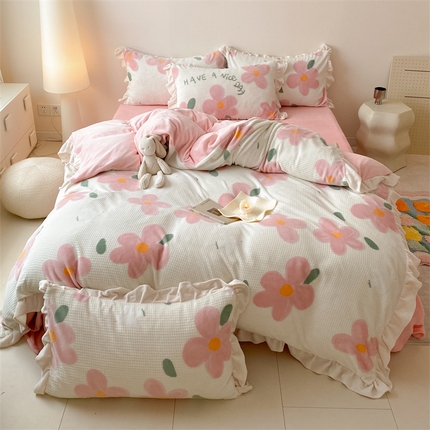 潘朵拉家纺 2023新款雕花韩式华夫格花边牛奶绒四件套  淡妆初夏