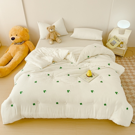 91家纺网 家纺一手货源 找家纺 （总）木楌 2025新款全棉皱皱纱刺绣款被芯-风格二