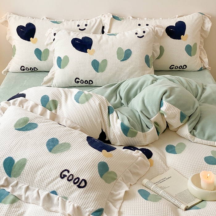 91家纺网 家纺一手货源 找家纺 潘朵拉家纺 2023新款雕花韩式华夫格花边牛奶绒四件套  绿色心情