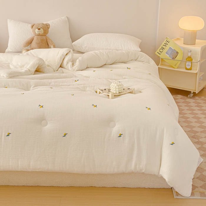 91家纺网 家纺一手货源 找家纺 木楌家居 2025新款全棉皱皱纱刺绣款被芯-风格二 枇杷叶