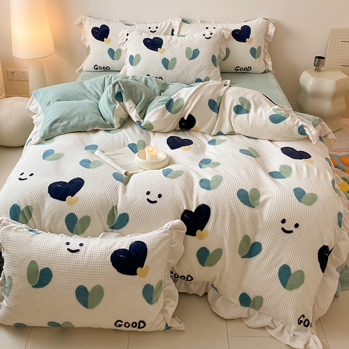 91家纺网 家纺一手货源 找家纺 潘朵拉家纺 2023新款雕花韩式华夫格花边牛奶绒四件套  绿色心情