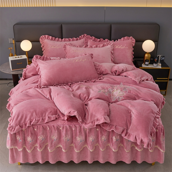 91家纺网 家纺一手货源 找家纺 恒爱家纺 2023新款牡丹花开床裙款牛奶绒四件套 豆沙