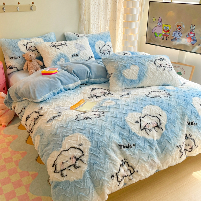 91家纺网 家纺一手货源 找家纺 安哆啦家纺 2024新款加厚9斤印花獭兔毛绒兔兔绒剪花刷花牛奶绒四件套 甜心小白