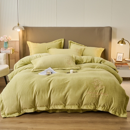 91家纺网 家纺一手货源 找家纺 （总）恒爱家纺 2023新款全消光230克刺绣玫瑰牛奶绒四件套