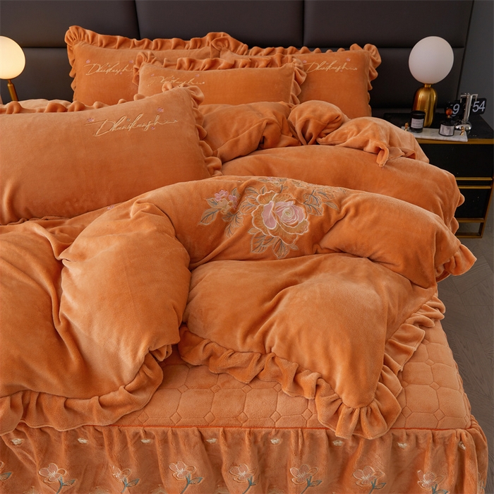 91家纺网 家纺一手货源 找家纺 恒爱家纺 2023新款牡丹花开床裙款牛奶绒四件套 桔色