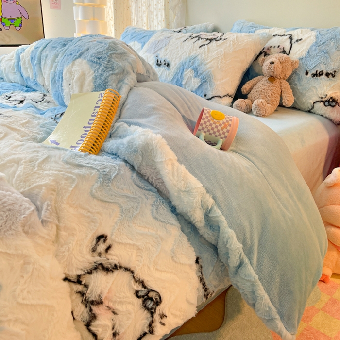 91家纺网 家纺一手货源 找家纺 安哆啦家纺 2024新款加厚9斤印花獭兔毛绒兔兔绒剪花刷花牛奶绒四件套 甜心小白