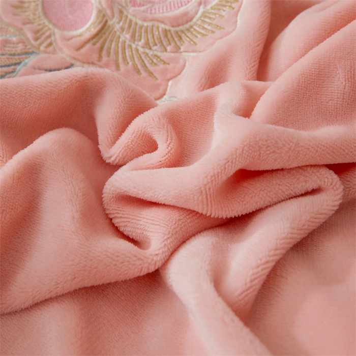 91家纺网 家纺一手货源 找家纺 恒爱家纺 2023新款牡丹花开床裙款牛奶绒四件套 玉色