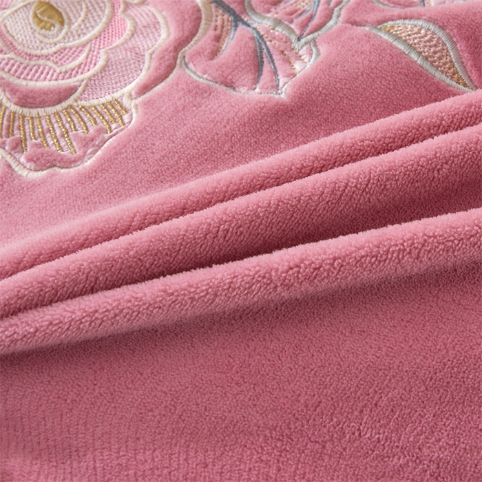 91家纺网 家纺一手货源 找家纺 恒爱家纺 2023新款牡丹花开床裙款牛奶绒四件套 豆沙