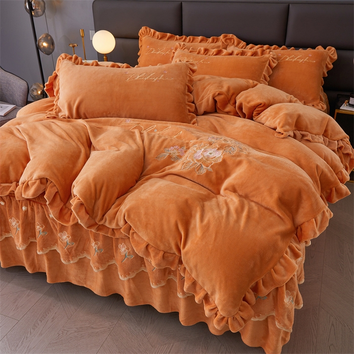 91家纺网 家纺一手货源 找家纺 恒爱家纺 2023新款牡丹花开床裙款牛奶绒四件套 桔色