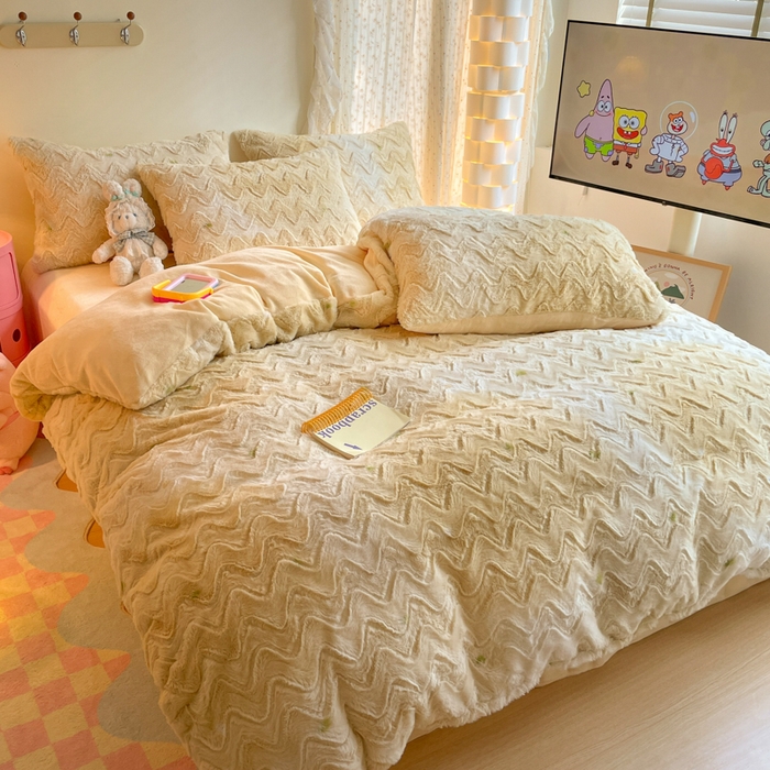 91家纺网 家纺一手货源 找家纺 安哆啦家纺 2024新款加厚9斤印花獭兔毛绒兔兔绒剪花刷花牛奶绒四件套 茶色烟雨