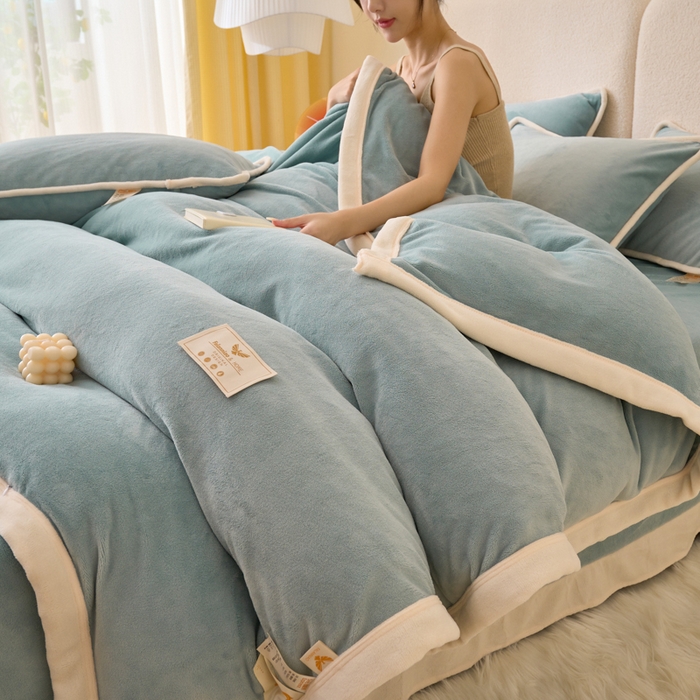 91家纺网 家纺一手货源 找家纺 21度C 2023新款加厚保暖云朵牛奶绒四件套 云朵包边款-浅蓝