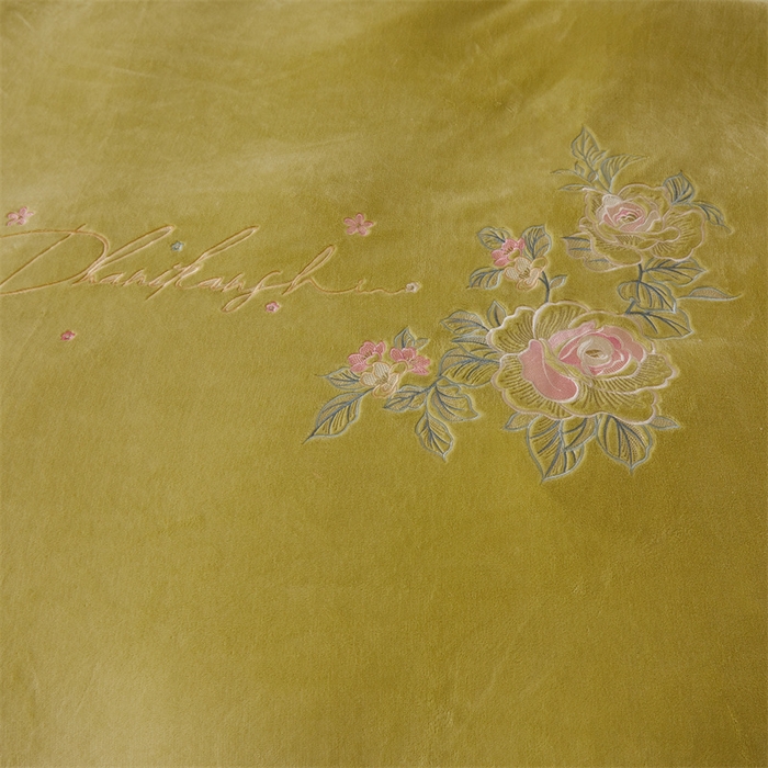 91家纺网 家纺一手货源 找家纺 恒爱家纺 2023新款牡丹花开床裙款牛奶绒四件套 暗黄