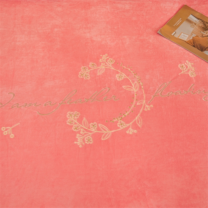 91家纺网 家纺一手货源 找家纺 恒爱家纺 2023新款宝宝绒花好月圆床单款四件套 梦想粉