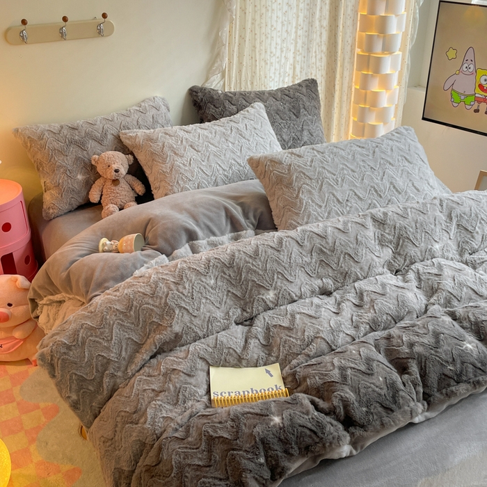 91家纺网 家纺一手货源 找家纺 安哆啦家纺 2024新款加厚9斤印花獭兔毛绒兔兔绒剪花刷花牛奶绒四件套 星光