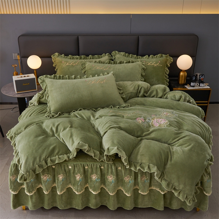 91家纺网 家纺一手货源 找家纺 恒爱家纺 2023新款牡丹花开床裙款牛奶绒四件套 牛油果