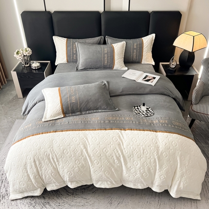 91家纺网 家纺一手货源 找家纺 （总）芯贝儿 2024新款轻奢简约绣花加厚牛奶绒保暖四件套