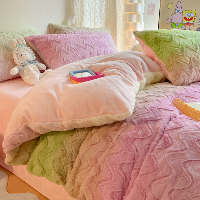 91家纺网 家纺一手货源 找家纺 安哆啦家纺 2024新款加厚9斤印花獭兔毛绒兔兔绒剪花刷花牛奶绒四件套 马卡龙