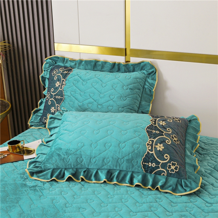 91家纺网 家纺一手货源 找家纺 新款心心相印蕾丝款水晶绒保暖床裙四件套 心心相印蕾丝款-翡翠绿