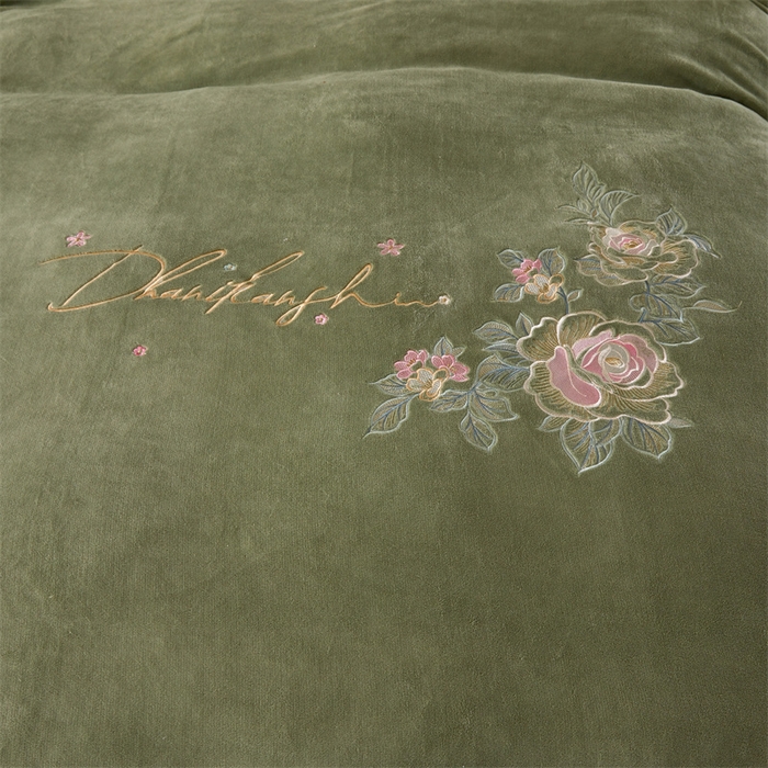 91家纺网 家纺一手货源 找家纺 恒爱家纺 2023新款牡丹花开床裙款牛奶绒四件套 牛油果