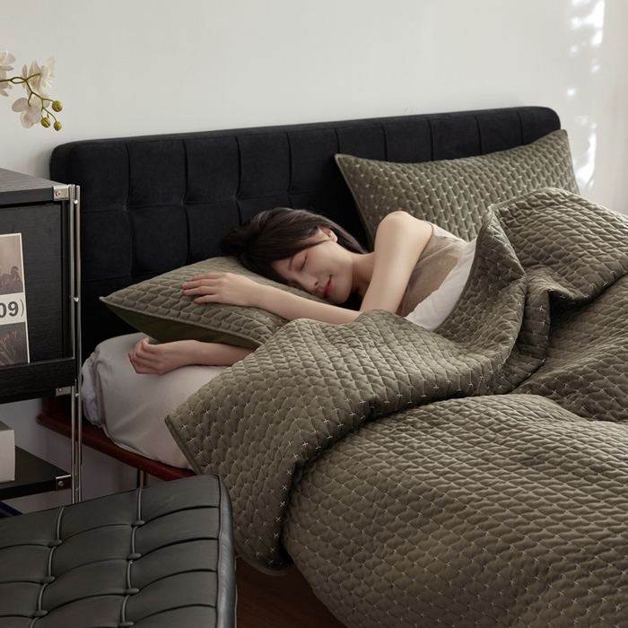 91家纺网 家纺一手货源 找家纺 安莱生活 2023新品独家专版高端冰丝条绒床盖毯 冰丝条绒床盖毯-绿