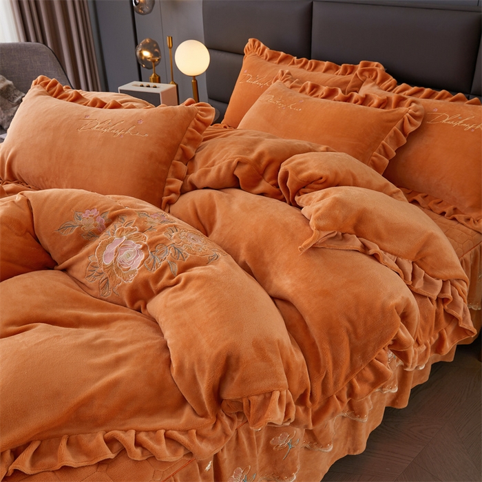 91家纺网 家纺一手货源 找家纺 恒爱家纺 2023新款牡丹花开床裙款牛奶绒四件套 桔色