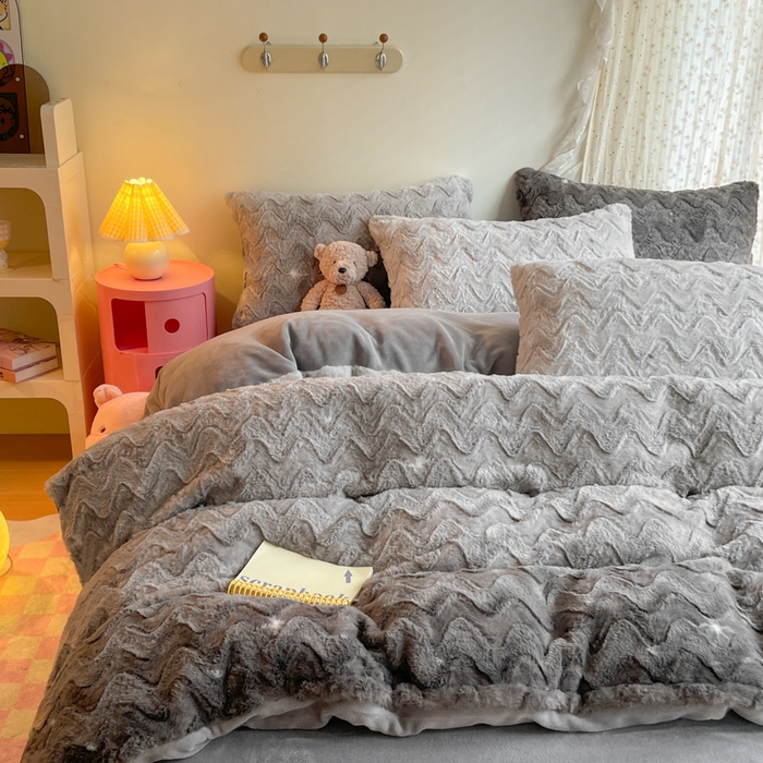 91家纺网 家纺一手货源 找家纺 安哆啦家纺 2024新款加厚9斤印花獭兔毛绒兔兔绒剪花刷花牛奶绒四件套 星光