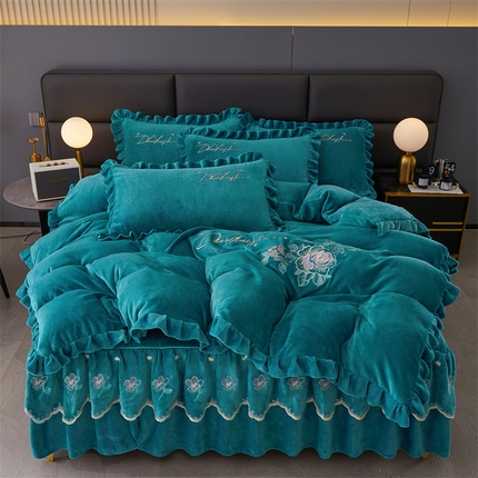 91家纺网 家纺一手货源 找家纺 恒爱家纺 2023新款牡丹花开床裙牛奶绒三件套 宾利蓝