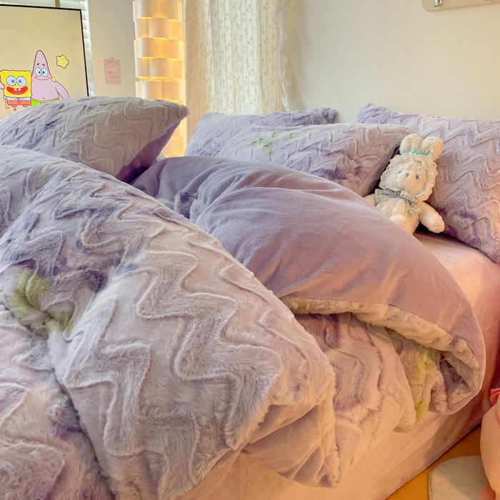 91家纺网 家纺一手货源 找家纺 安哆啦家纺 2024新款加厚9斤印花獭兔毛绒兔兔绒剪花刷花牛奶绒四件套 浪漫玫瑰