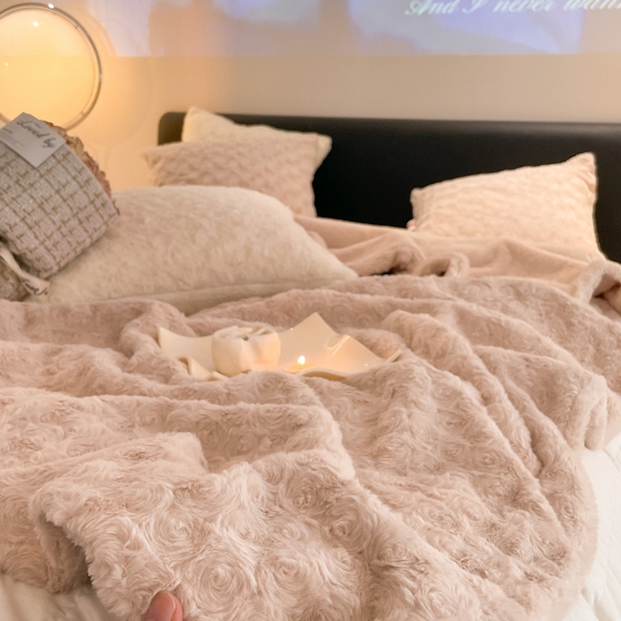 91家纺网 家纺一手货源 找家纺 （总）秀色 2025新款A类冬季600g双面加厚保暖兔毛毯子午睡空调毯沙发毯盖毯-朵拉