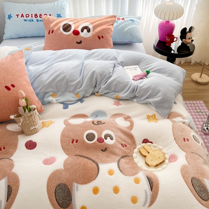 91家纺网 家纺一手货源 找家纺 顾里家纺 2023新款ins韩风∙立体牛奶雪花绒系列四件套 大眼熊