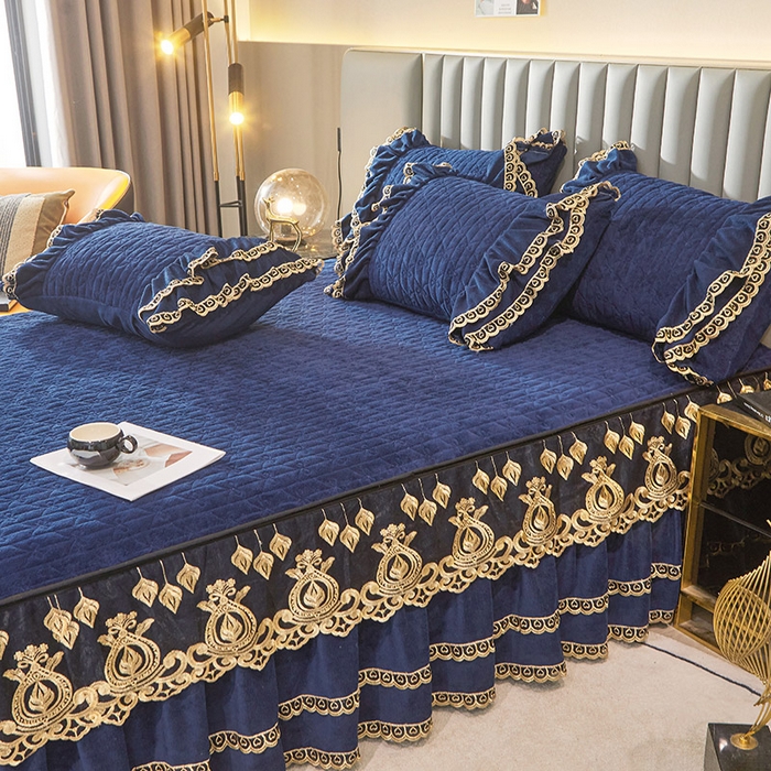 91家纺网 家纺一手货源 找家纺 虹星家纺 2023新款牛奶绒夹棉蕾丝可拆卸床裙系列单床裙 梦幻巴黎 宝蓝