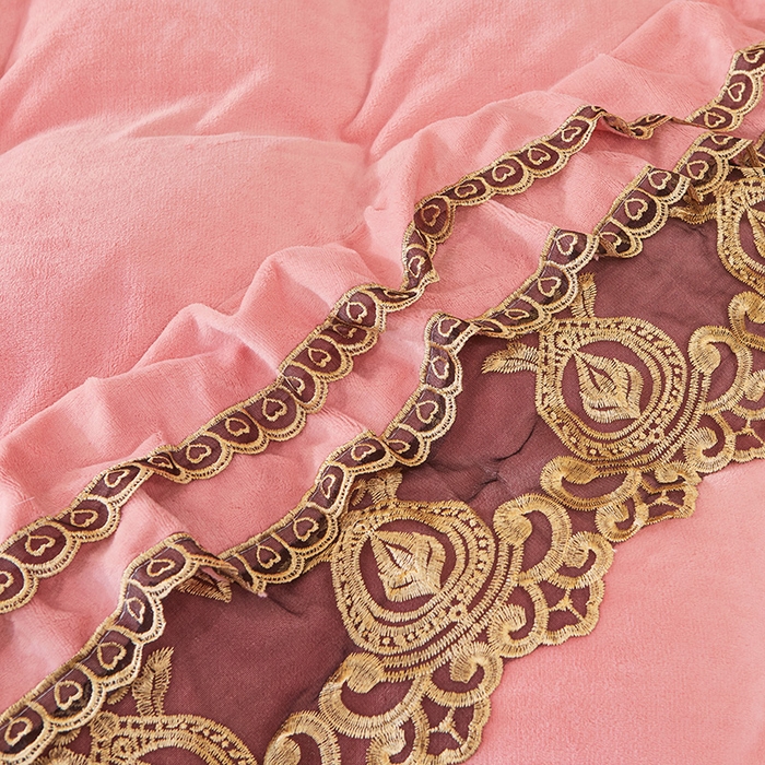 91家纺网 家纺一手货源 找家纺 虹星家纺 2023新款牛奶绒夹棉蕾丝可拆卸床裙系列四件套 梦幻巴黎 蜜玉