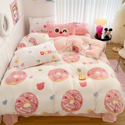 91家纺网 家纺一手货源 找家纺 （总）顾里家纺 2023新款ins韩风∙立体牛奶雪花绒系列四件套