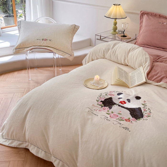 91家纺网 家纺一手货源 找家纺 （总）秀色家纺 2025新款专版ins风熊猫花花双面牛奶绒四件套冬季