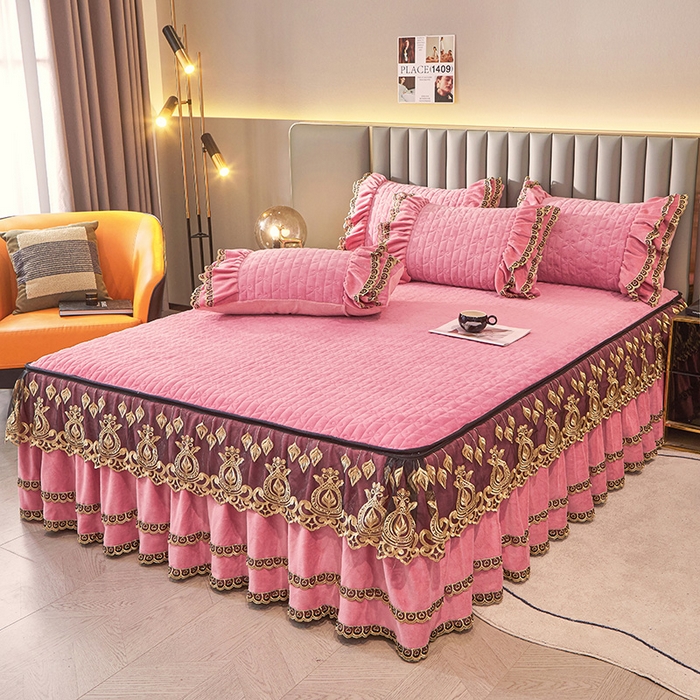 91家纺网 家纺一手货源 找家纺 虹星家纺 2023新款牛奶绒夹棉蕾丝可拆卸床裙系列单床裙 梦幻巴黎 胭脂